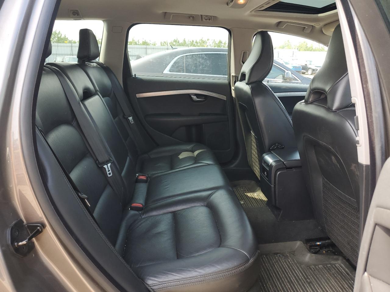 2011 Volvo Xc70 3.2 VIN: YV4952BZ2B1108095 Lot: 62355855