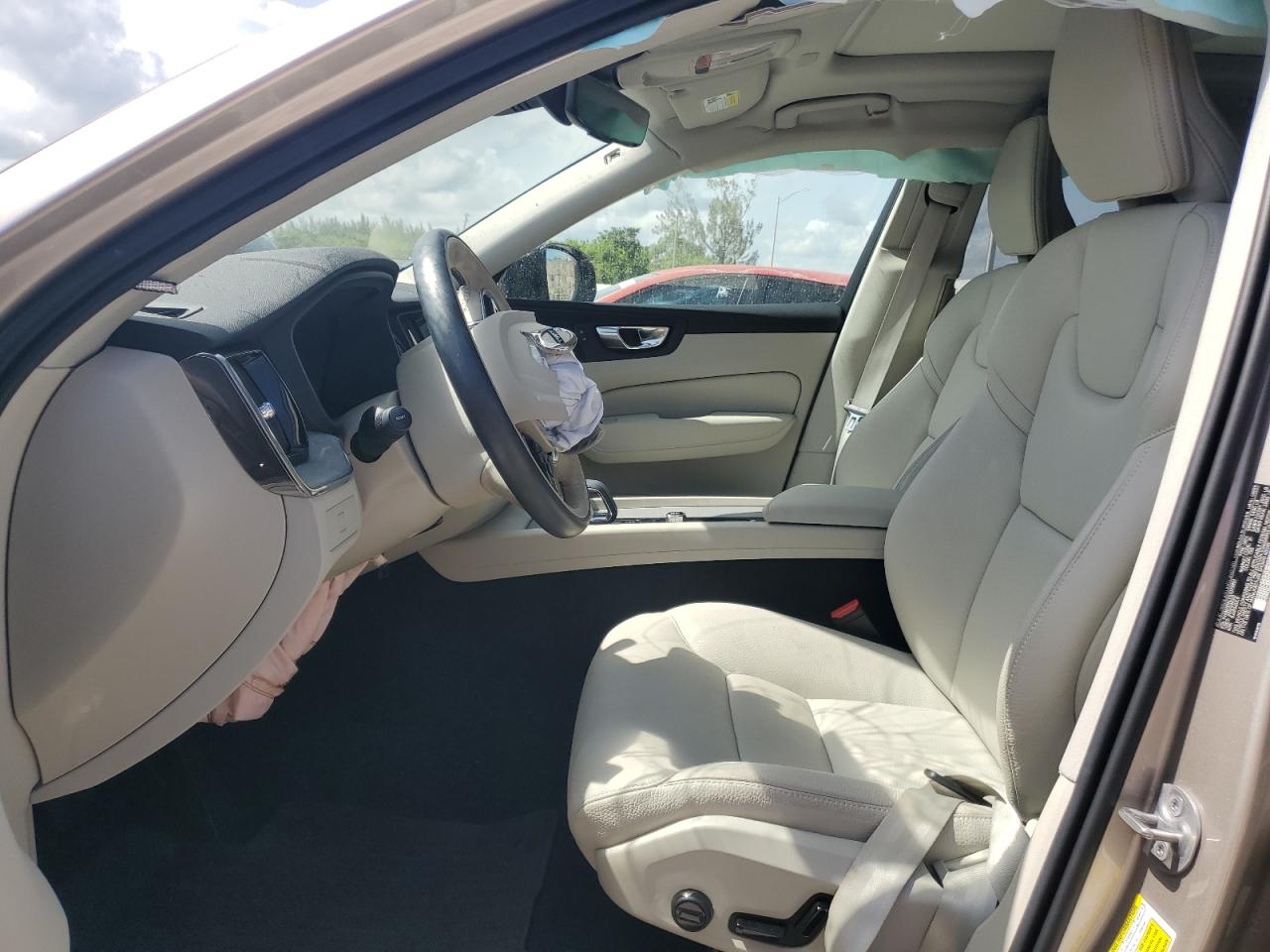 2025 Volvo Xc60 Plus VIN: YV4M12RC7S1073951 Lot: 62683955