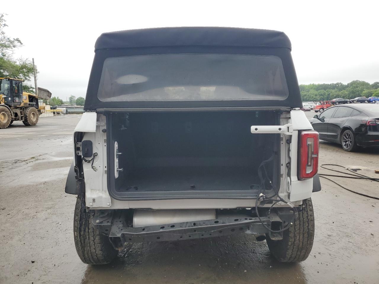 2022 Ford Bronco Base VIN: 1FMDE5BH8NLB86889 Lot: 60898845