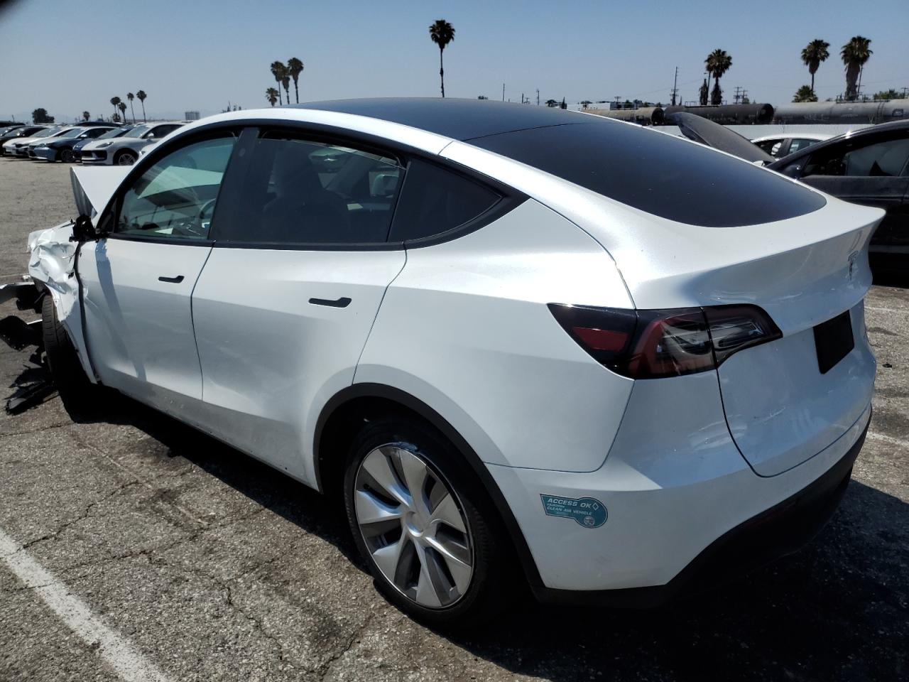 TESLA MODEL Y 2023 VIN 7SAYGDEE5PA118468 фото 2