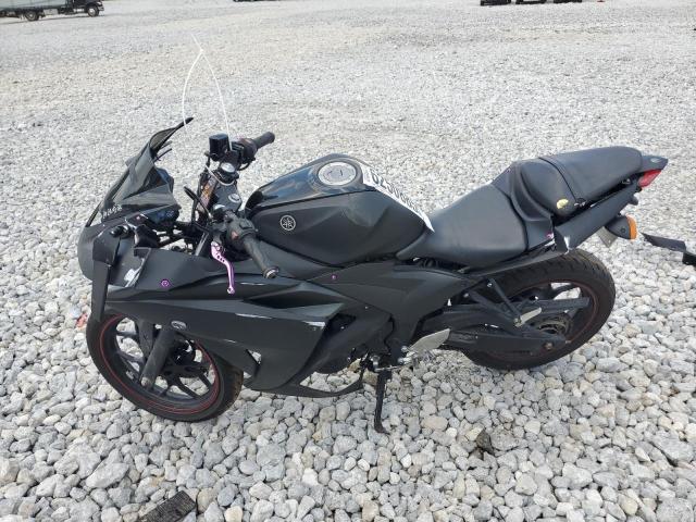 2017 YAMAHA YZFR3   