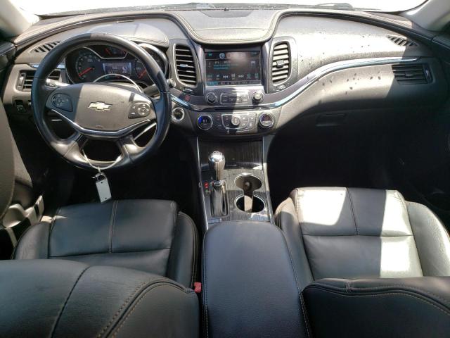 Sedans CHEVROLET IMPALA 2017 Srebrny