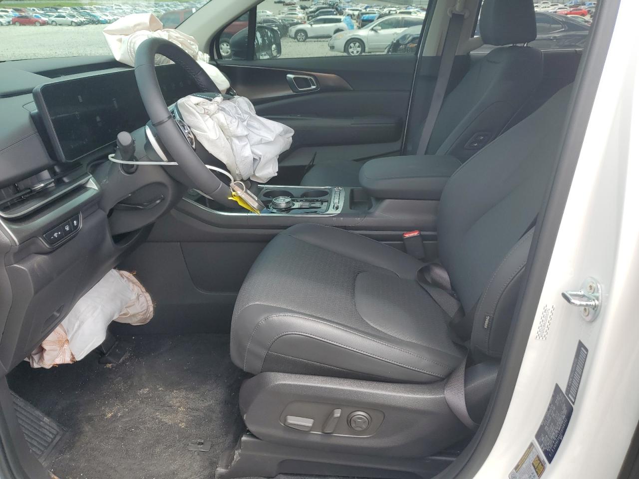 2025 Kia Carnival Sx VIN: KNDNE5KA2S6066592 Lot: 60681395