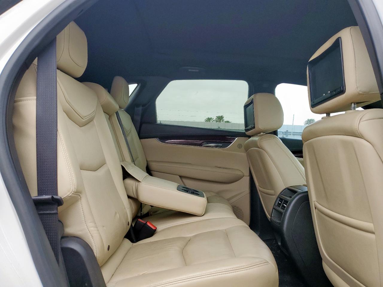 2017 Cadillac Xt5 Luxury VIN: 1GYKNBRS6HZ134944 Lot: 63103775
