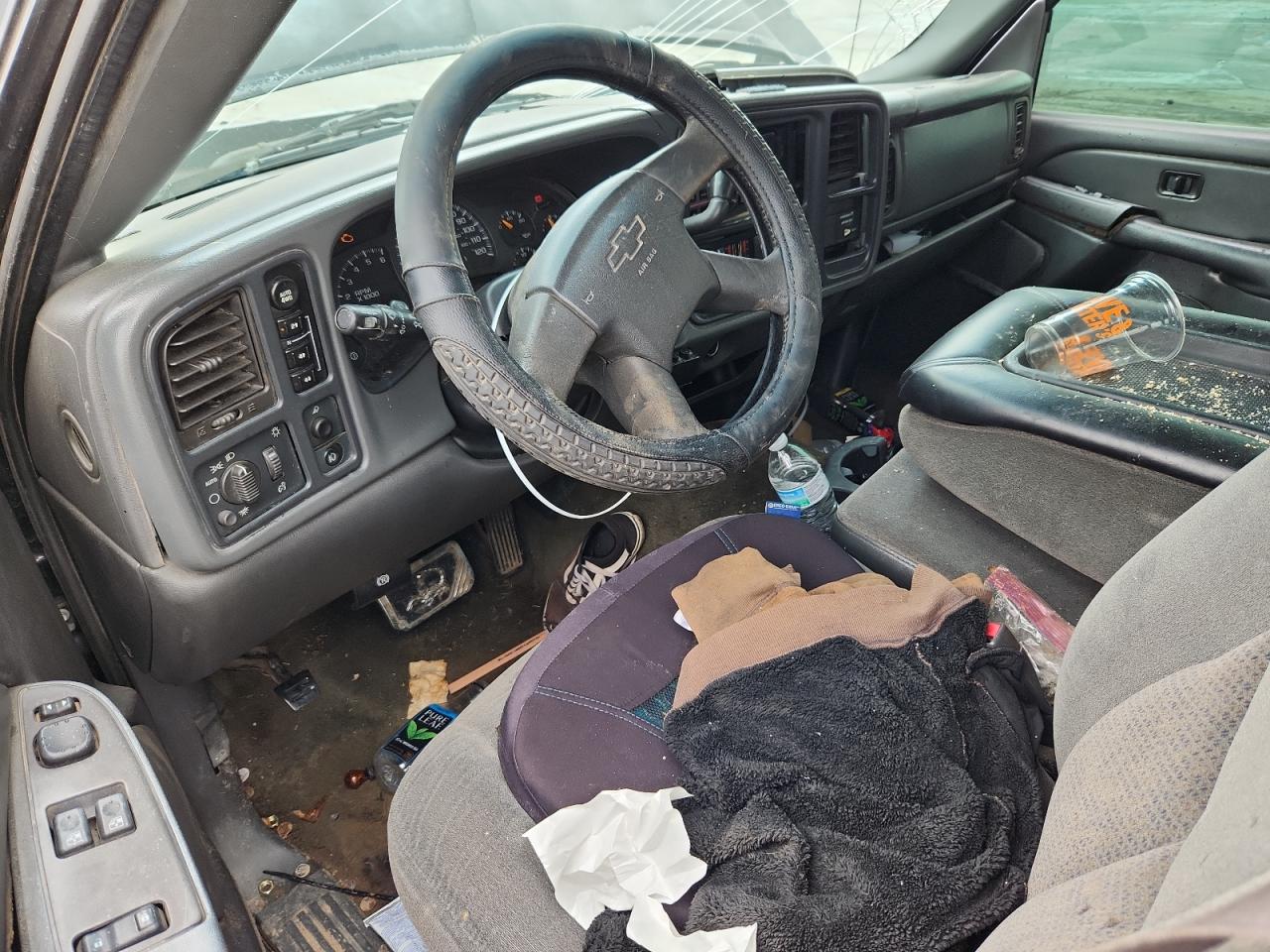 2004 Chevrolet Silverado K1500 VIN: 2GCEK19T441111261 Lot: 60140335