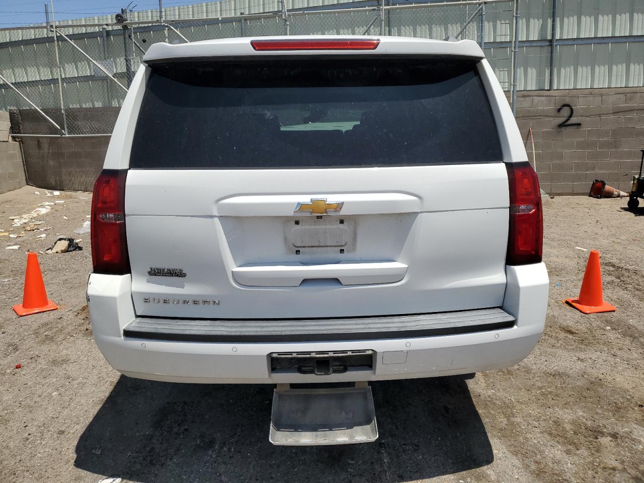 2018 Chevrolet Suburban C1500 Lt VIN: 1GNSCHKC8JR137312 Lot: 61098295