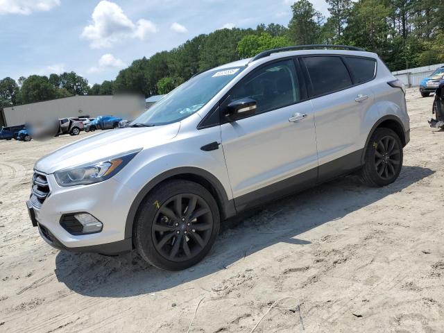  FORD ESCAPE 2017 Серебристый