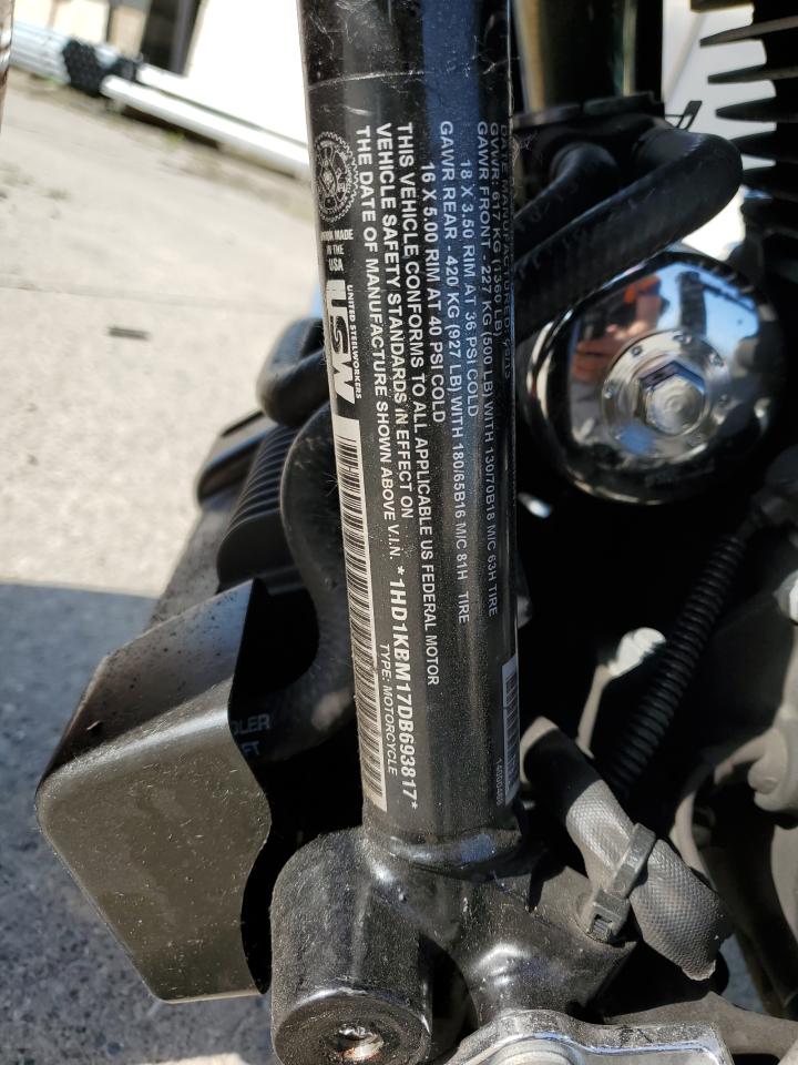 2013 Harley-Davidson Flhx Street Glide VIN: 1HD1KBM17DB693817 Lot: 61920495