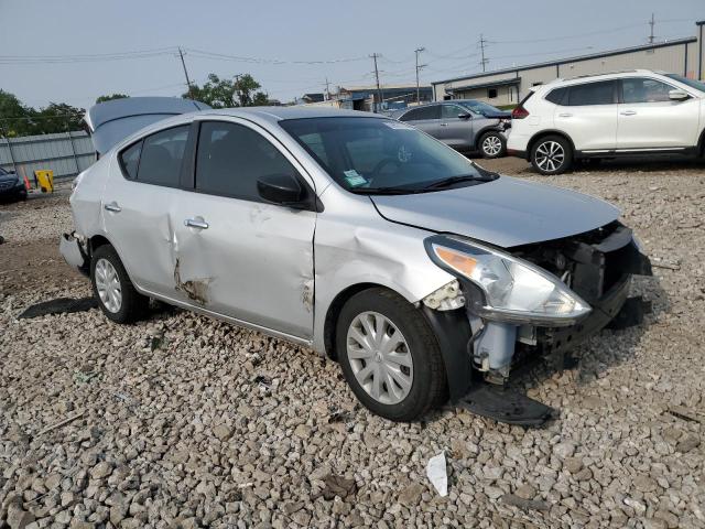  NISSAN VERSA 2017 Серебристый