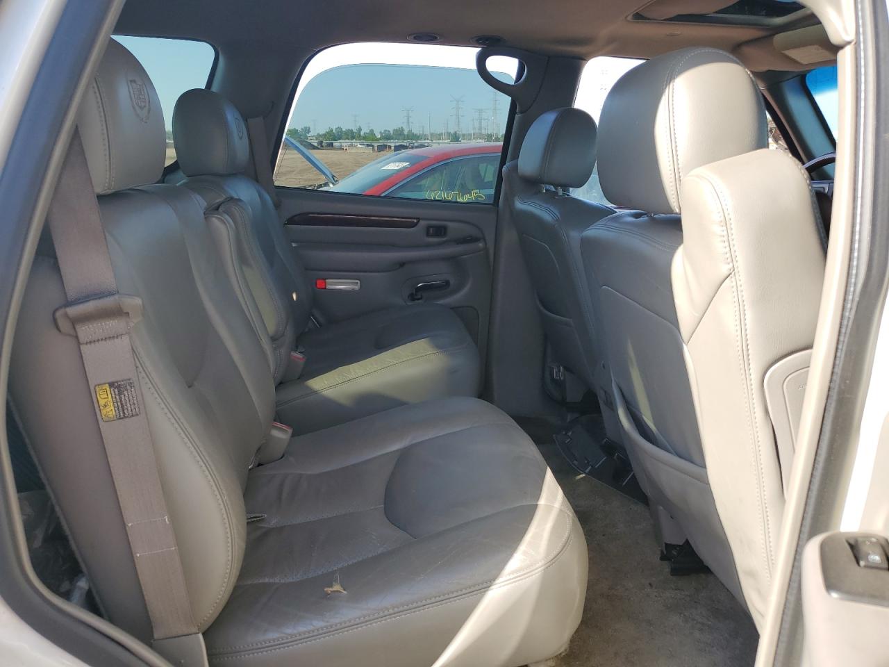2003 Cadillac Escalade Luxury VIN: 1GYEK63N23R304208 Lot: 61920875