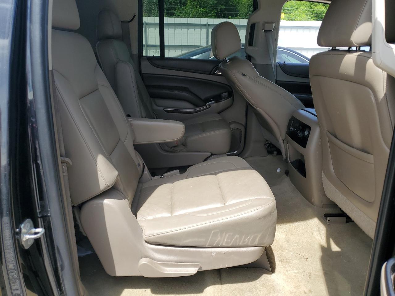 2015 Chevrolet Suburban C1500 Lt VIN: 1GNSCJKC4FR607527 Lot: 62335965