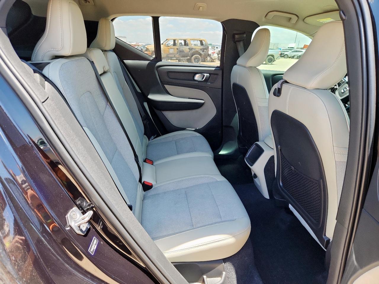 2020 Volvo Xc40 T4 Momentum VIN: YV4AC2HK2L2295301 Lot: 61411355