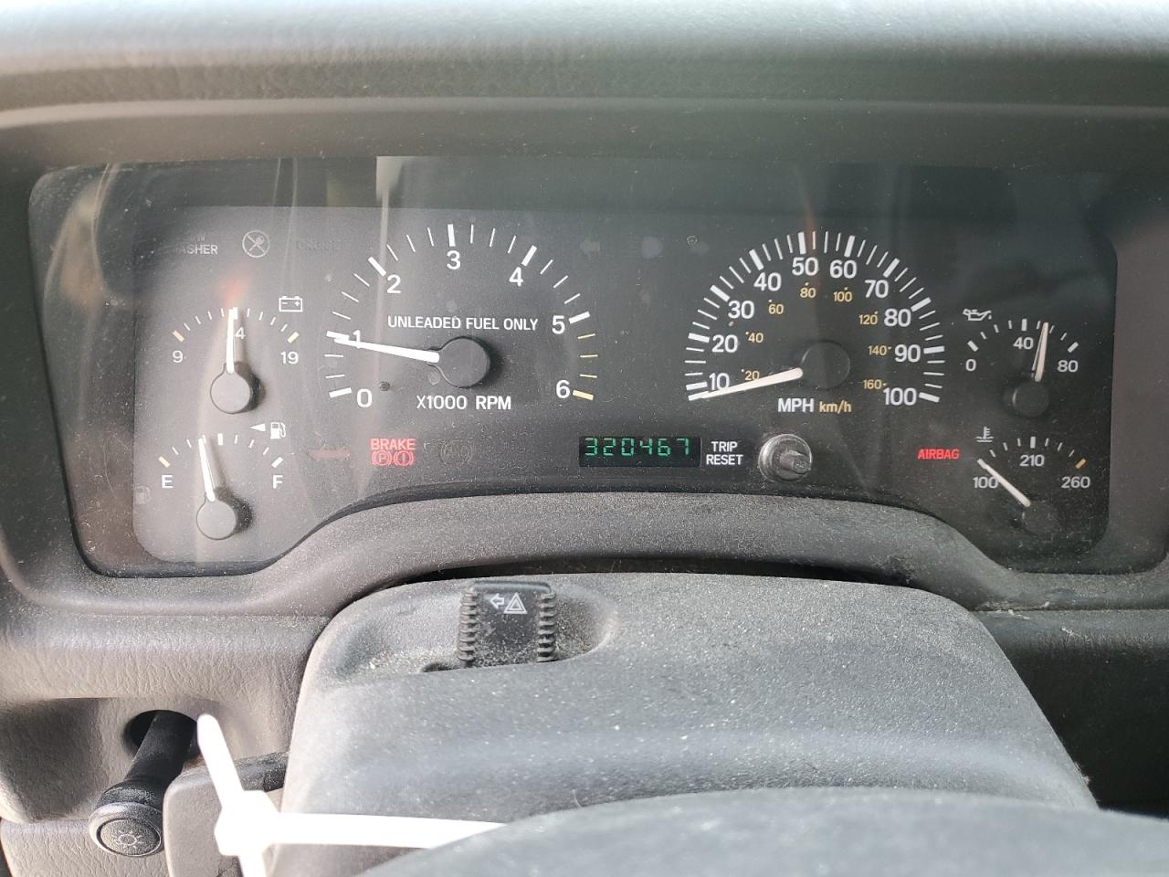 1999 Jeep Cherokee Sport VIN: 1J4FF68S2XL570795 Lot: 61860585