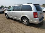 2010 Chrysler Town & Country Touring   للبيع في Elgin، IL - Front End