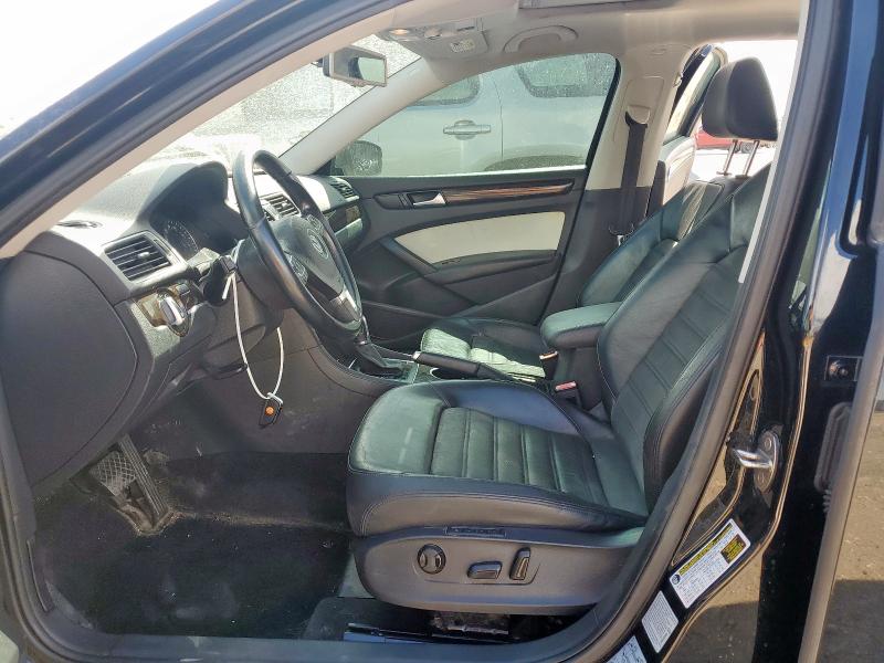 Sedans VOLKSWAGEN PASSAT 2015 Czarny