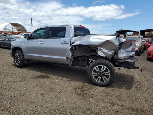  TOYOTA TUNDRA 2018 Srebrny