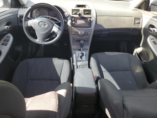 Sedans TOYOTA COROLLA 2013 Srebrny