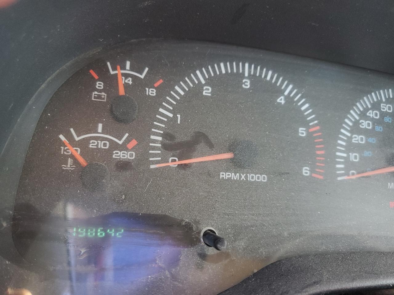 2000 Dodge Ram 1500 VIN: 1B7HC13Z3YJ113893 Lot: 61813195