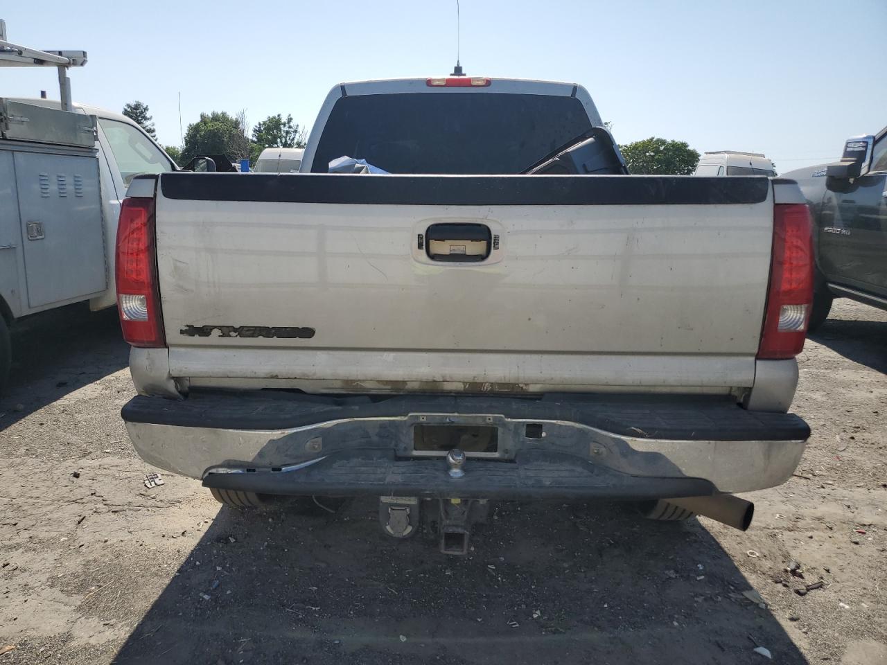 2006 Chevrolet Silverado C2500 Heavy Duty VIN: 1GCHC23D46F231140 Lot: 55635715