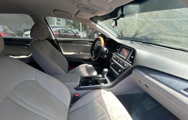  HYUNDAI SONATA 2018 Серебристый