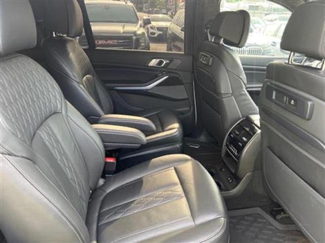  BMW X7 2021 Biały