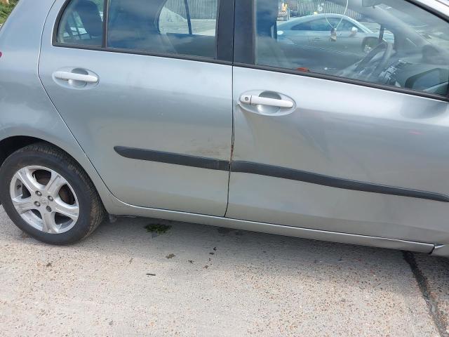 2010 TOYOTA YARIS TR V
