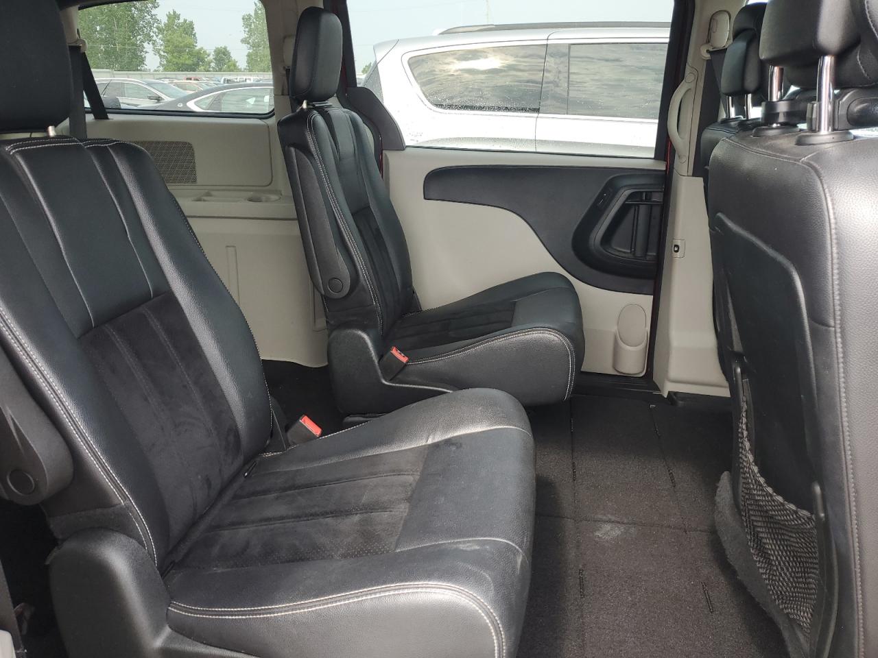 2018 Dodge Grand Caravan Sxt VIN: 2C4RDGCG9JR300883 Lot: 60507365