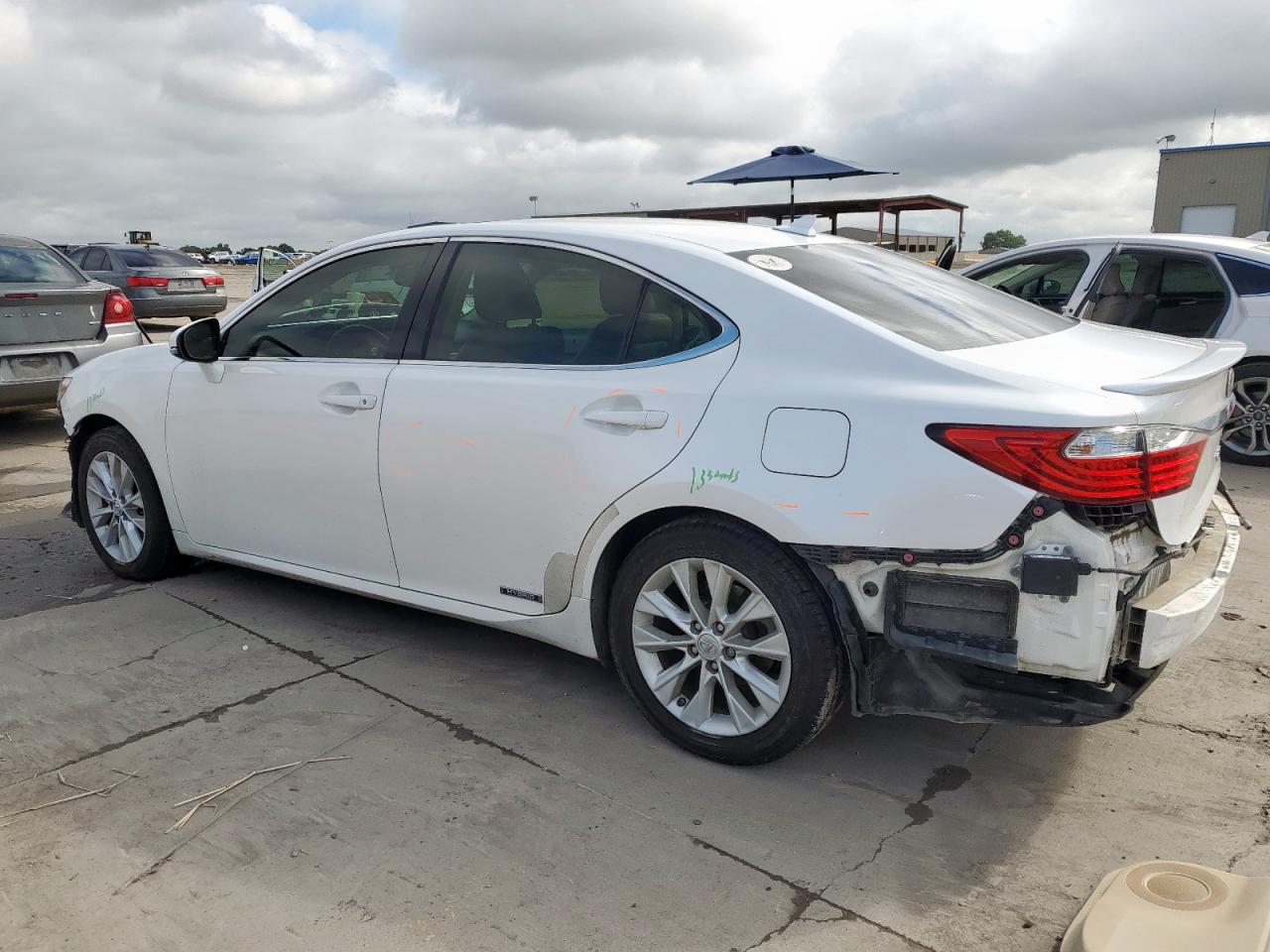 LEXUS ES300 2014 VIN JTHBW1GG0E2059169 zdjęcie 2