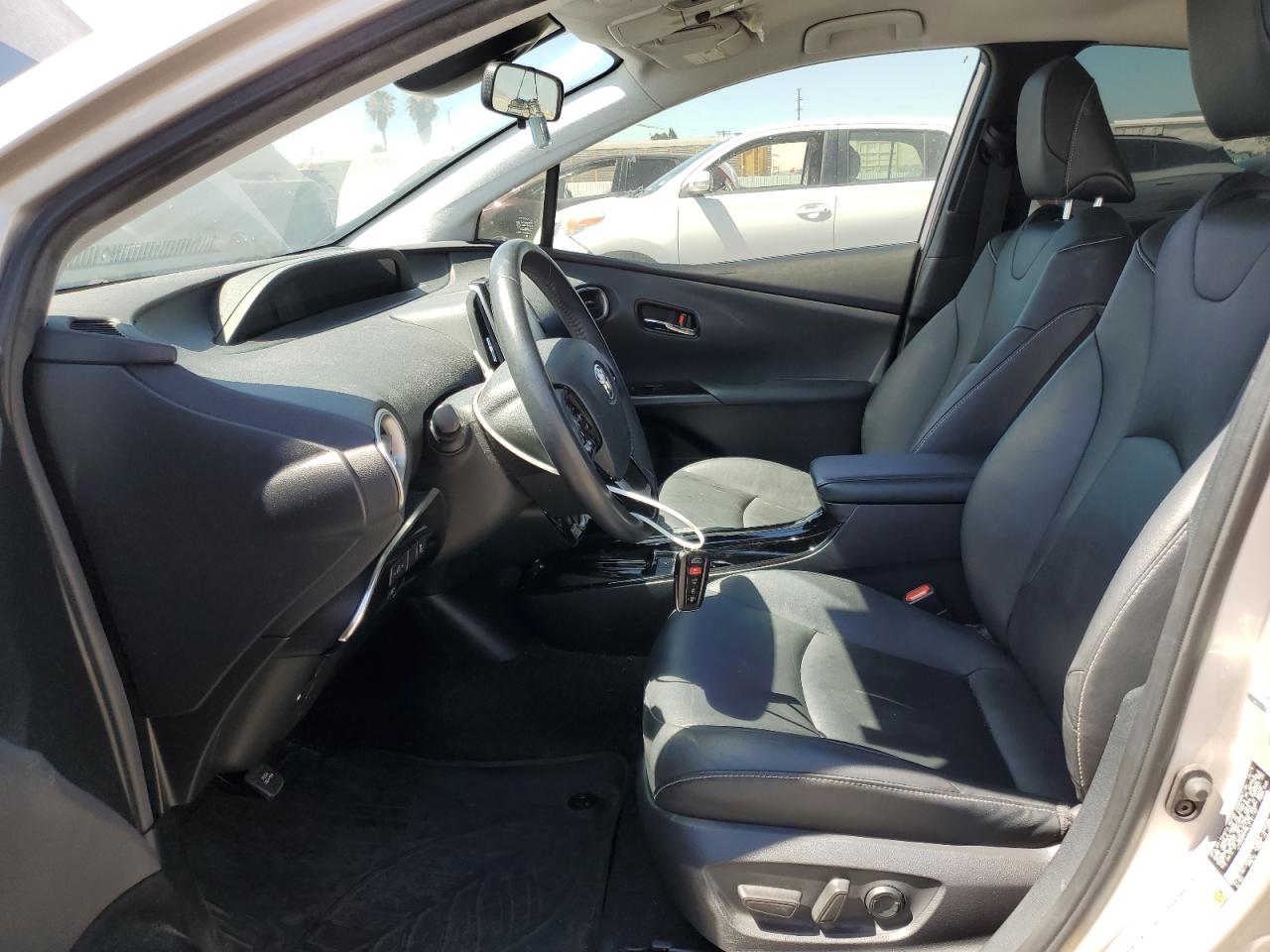 2020 Toyota Prius Prime Le VIN: JTDKARFPXL3141143 Lot: 62798985