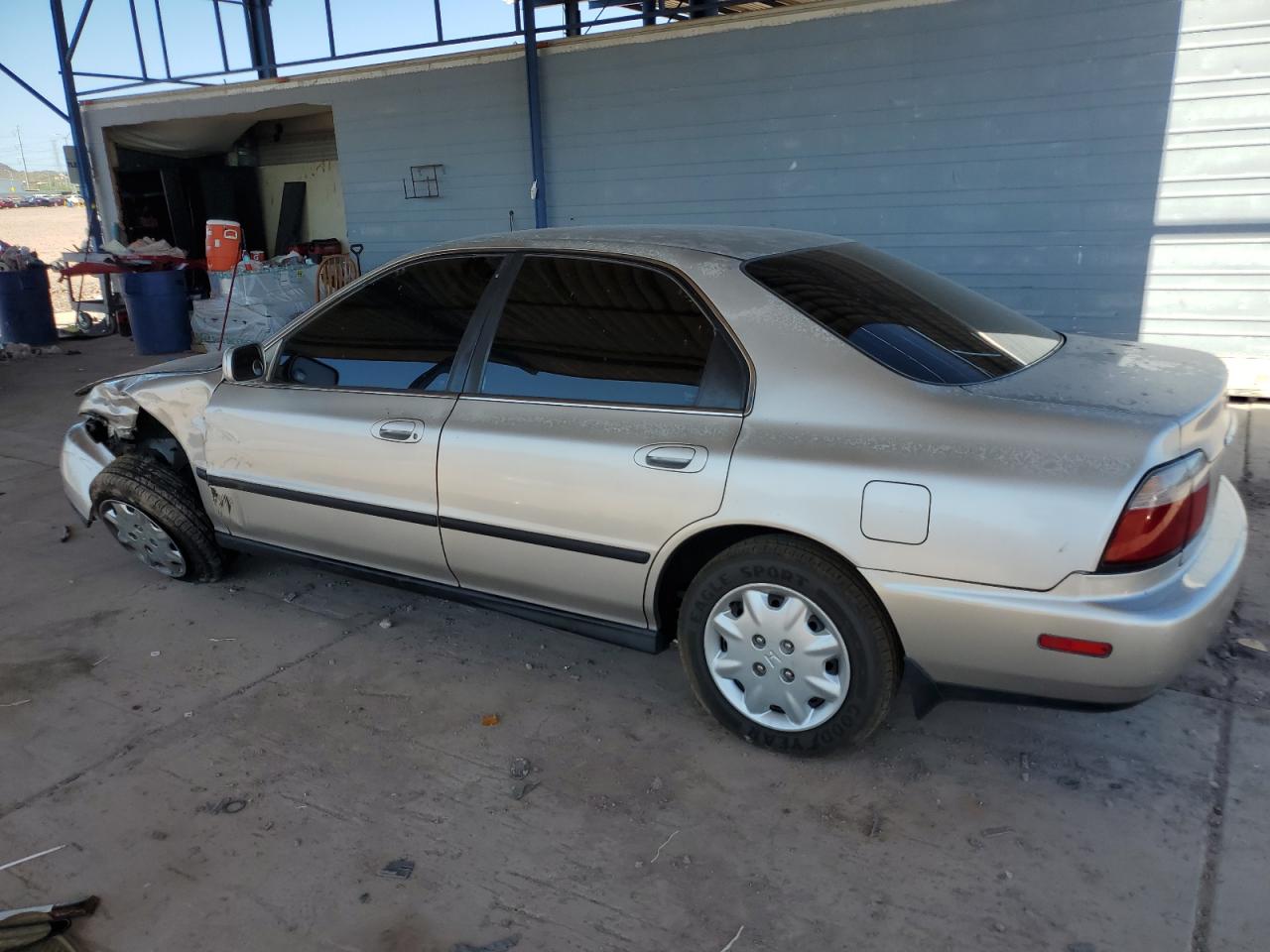 HONDA ACCORD 1997 VIN 1HGCD5537VA155097 photo 2