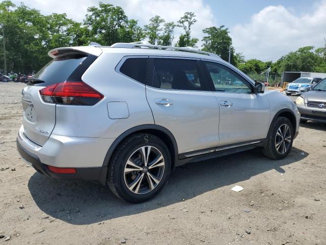  NISSAN ROGUE 2017 Srebrny