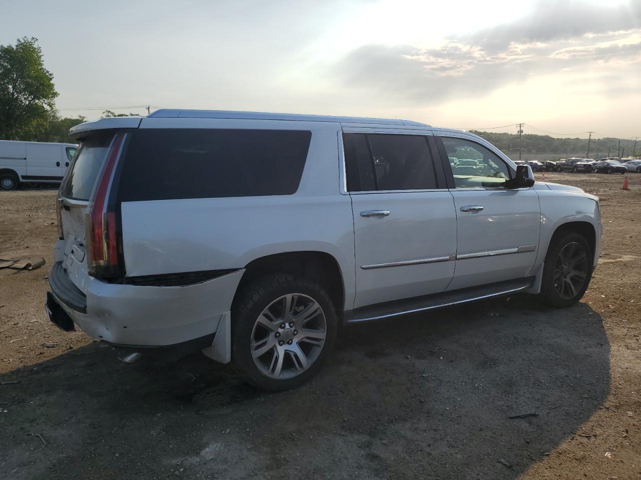 CADILLAC ESCALADE 2017 VIN 1GYS4HKJ5HR224285 фото 3