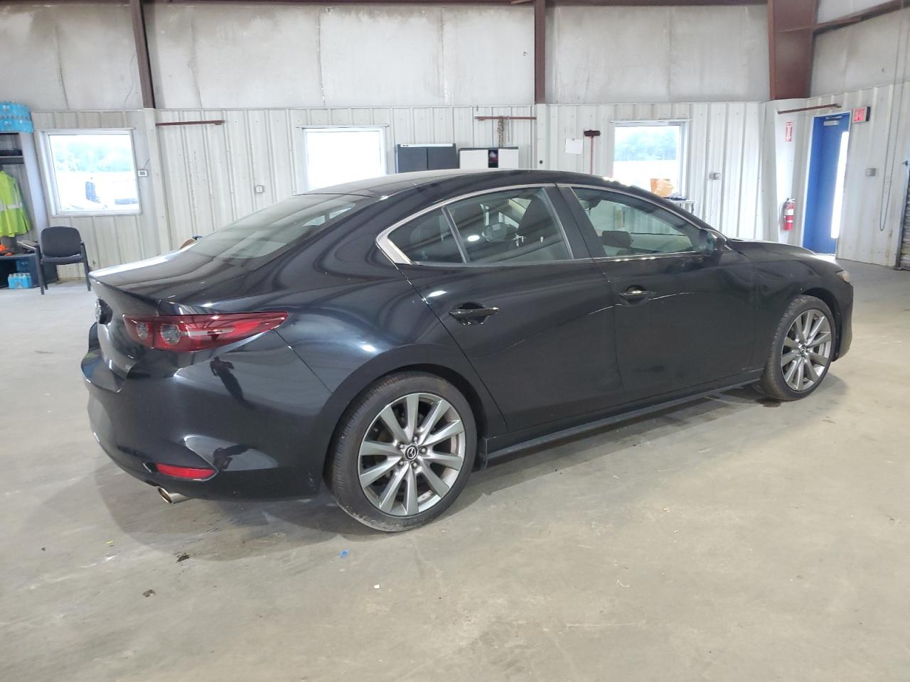 MAZDA 3 2019 VIN JM1BPBAM3K1138078 zdjęcie 3