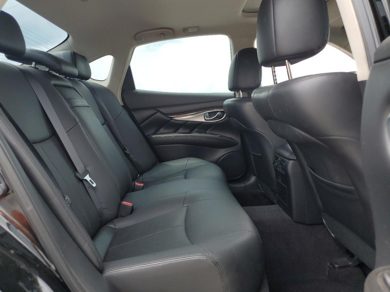 2017 Infiniti Q70 3.7 VIN: JN1BY1AP9HM740222 Lot: 60535725