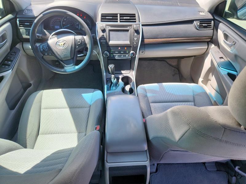 Sedans TOYOTA CAMRY 2015 Szary