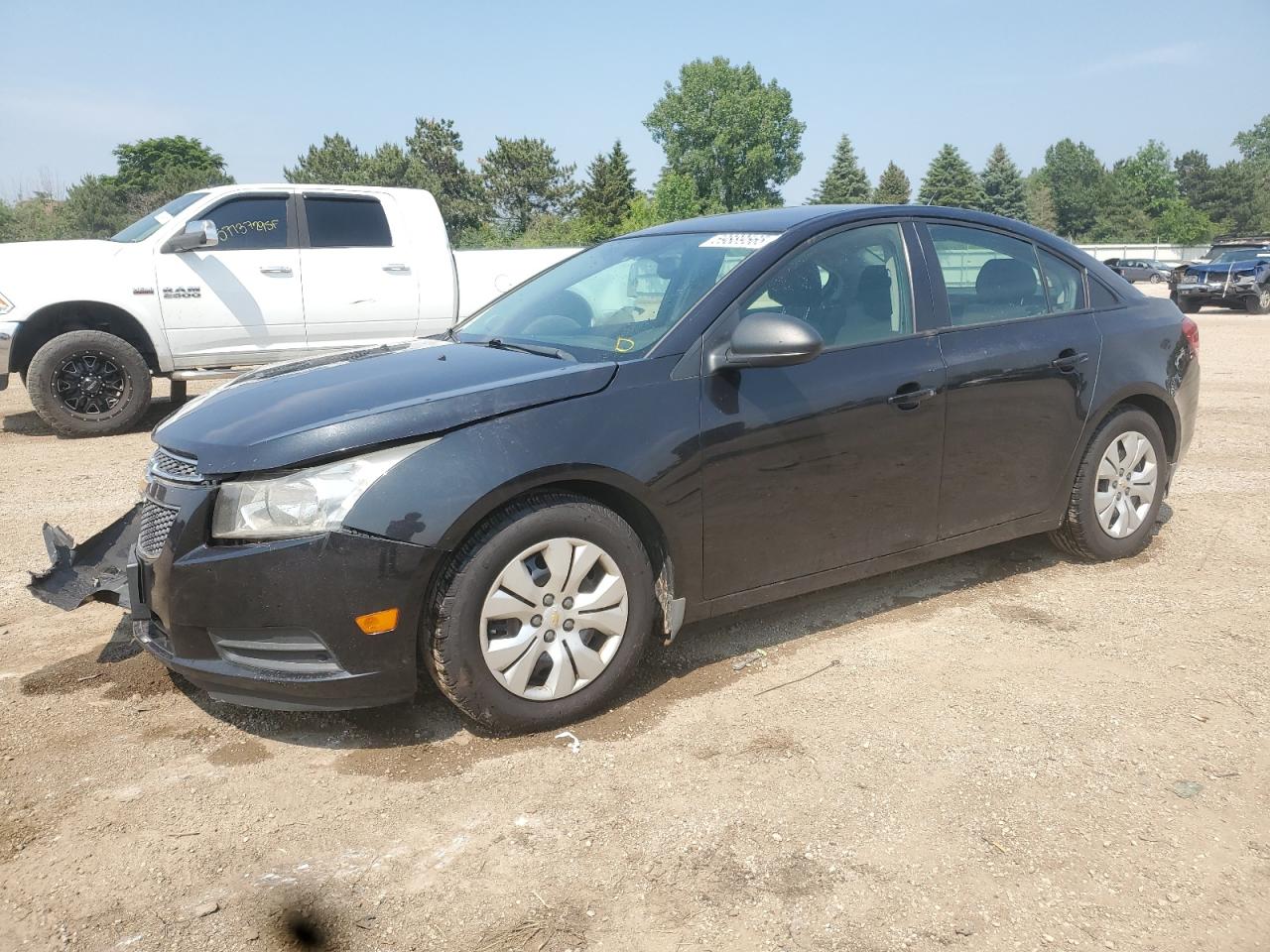 2013 Chevrolet Cruze Ls na sprzedaż w Elgin, IL - Front End