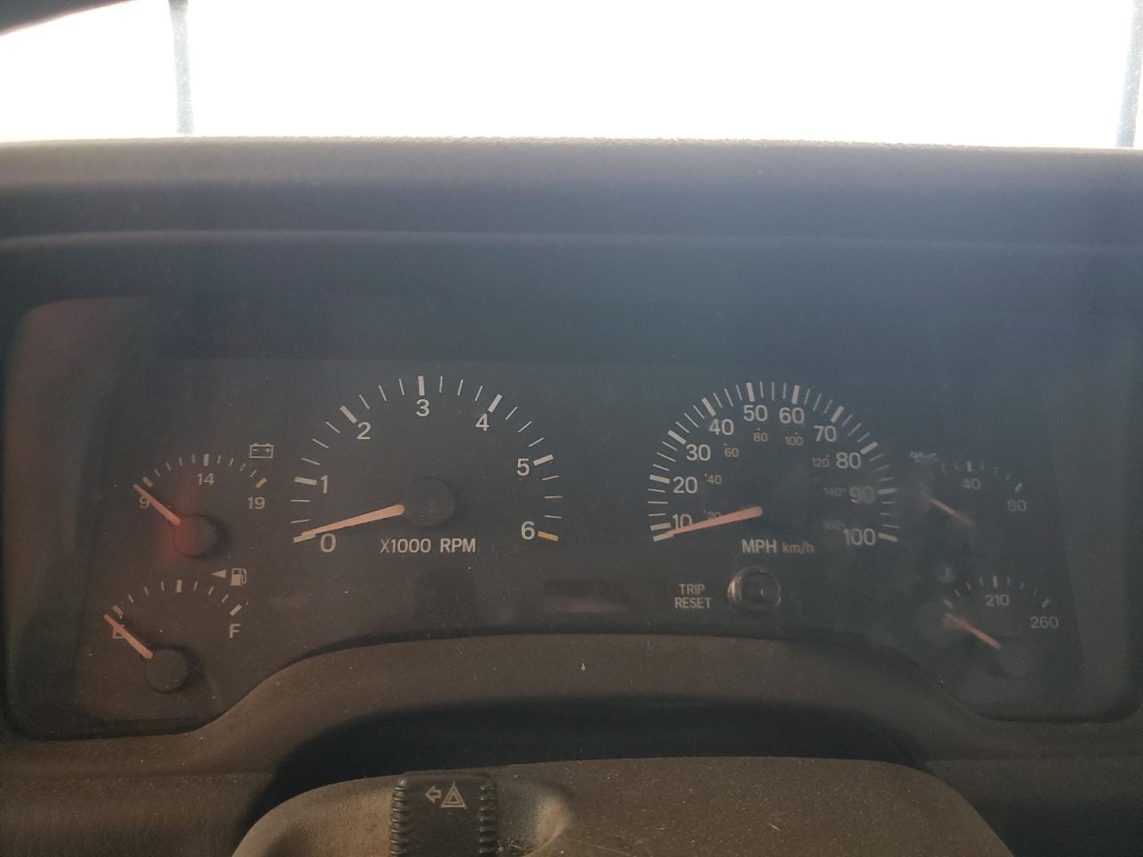 2001 Jeep Cherokee Sport VIN: 1J4FF48S21L593568 Lot: 62933355