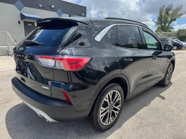  FORD ESCAPE 2020 Czarny