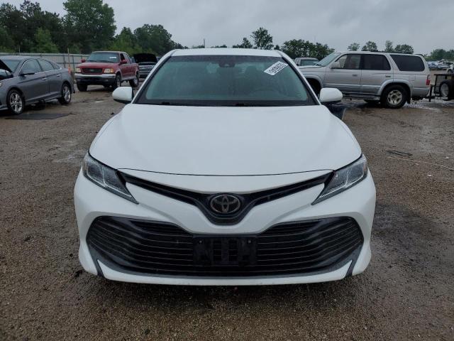  TOYOTA CAMRY 2018 Белы