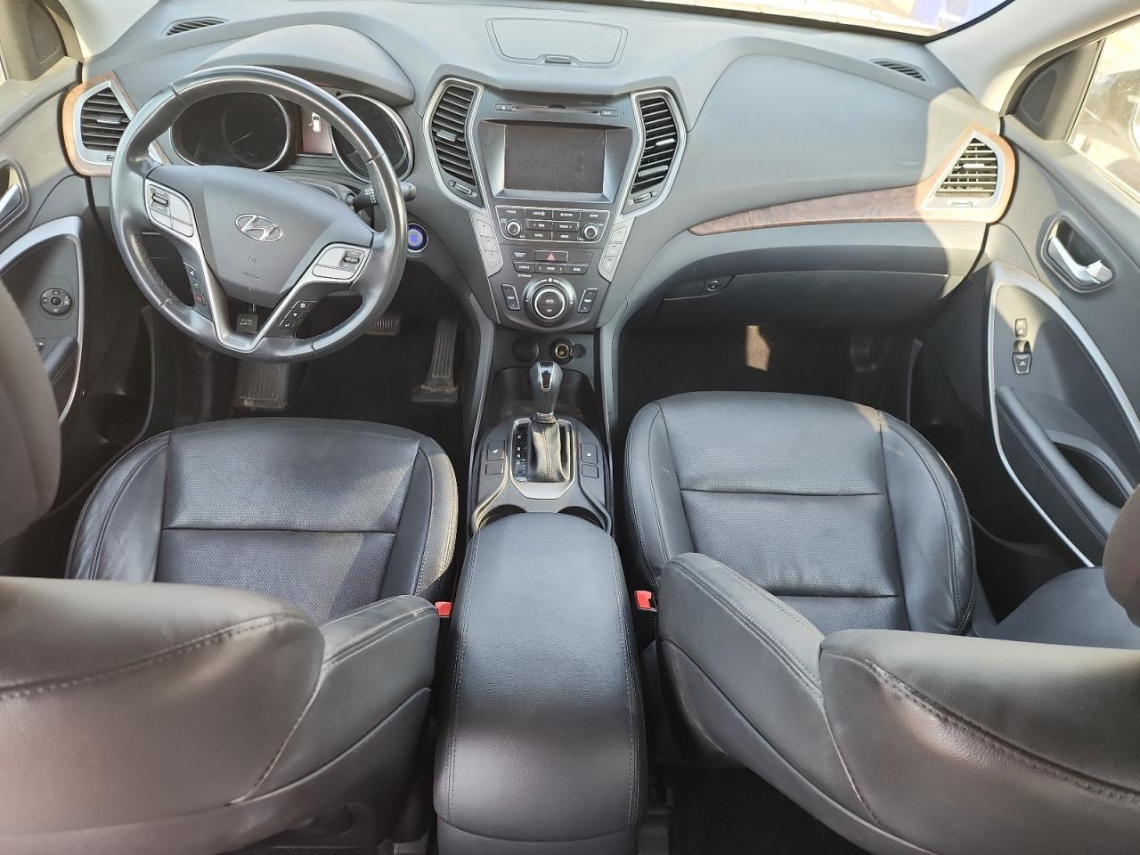 2019 Hyundai Santa Fe Xl Se VIN: KM8SNDHF4KU304031 Lot: 63143175