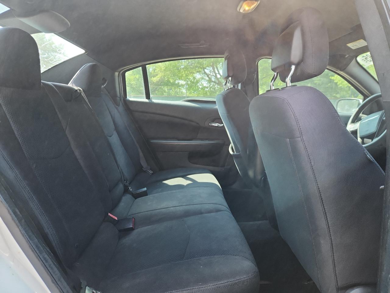 CHRYSLER 200 2014 VIN 1C3CCBAB0EN122260 фото 10