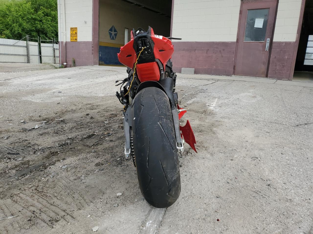 DUCATI PANIGALE 2025 VIN ZDMDAG6W8SB002562 фото 4