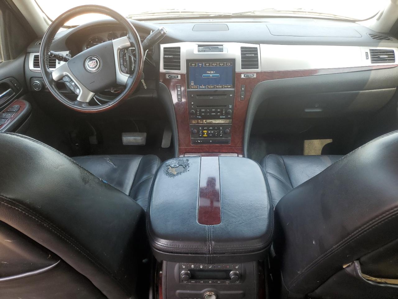 2007 Cadillac Escalade Luxury VIN: 1GYFK63817R418026 Lot: 59502125