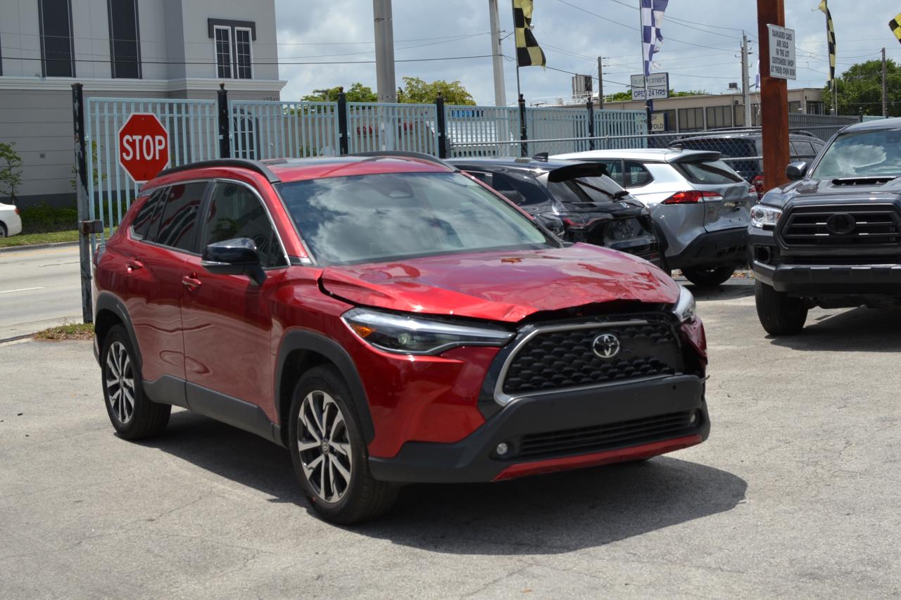 2025 Toyota Corolla Cross Xle for Sale in Opa Locka, FL - Front End