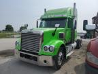 Dyer, IN에서 판매 중인 2015 Freightliner Coronado Semi Truck - Minor Dent/Scratches