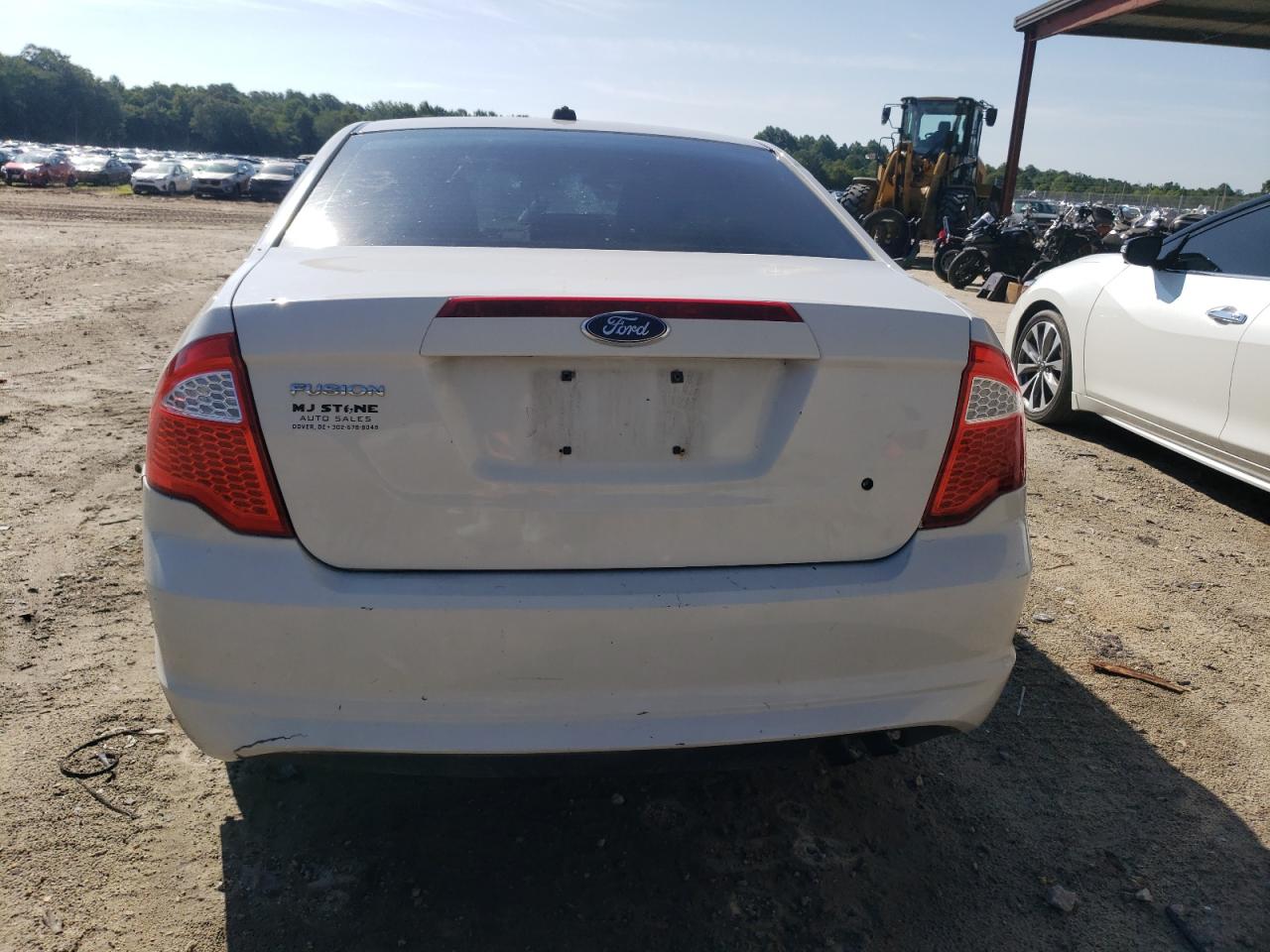 2011 Ford Fusion S VIN: 3FAHP0GA0BR260212 Lot: 61933865