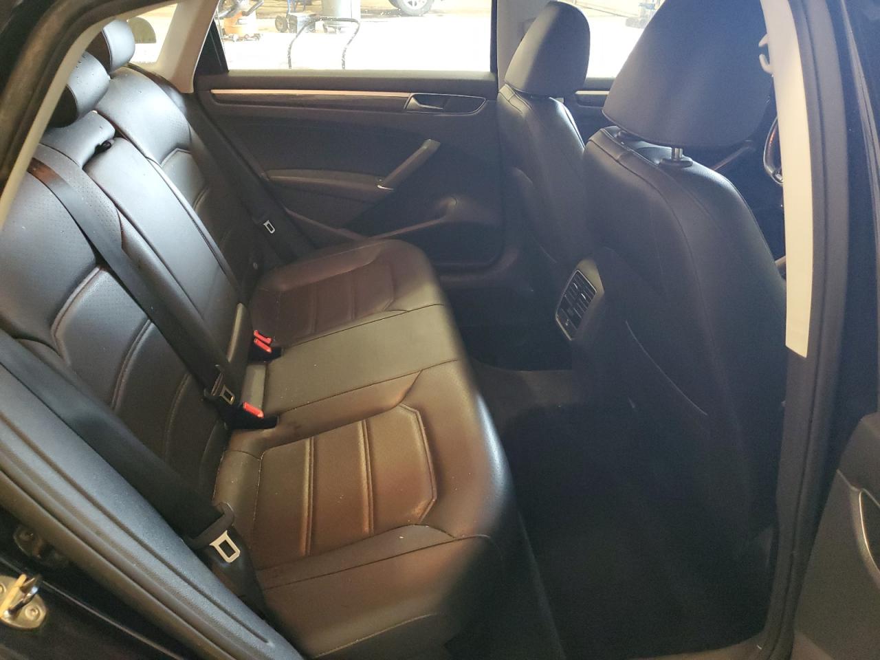 2018 Volkswagen Passat Se VIN: 1VWBA7A36JC008348 Lot: 62643775