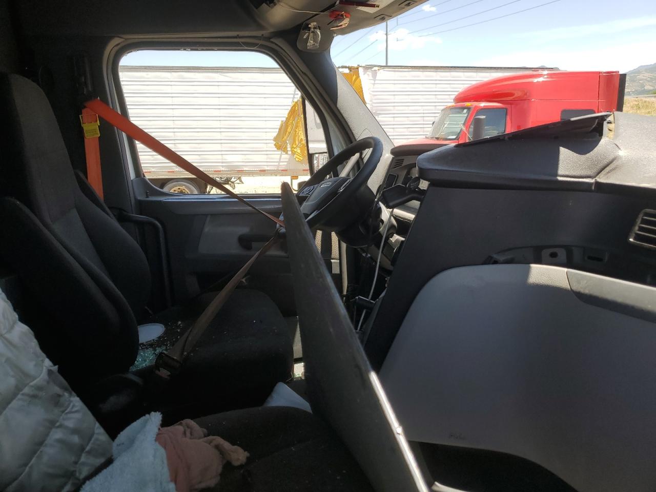 FREIGHTLINER ALL OTHER 2020 VIN 3AKJHHDRXLSLT8865 photo 6