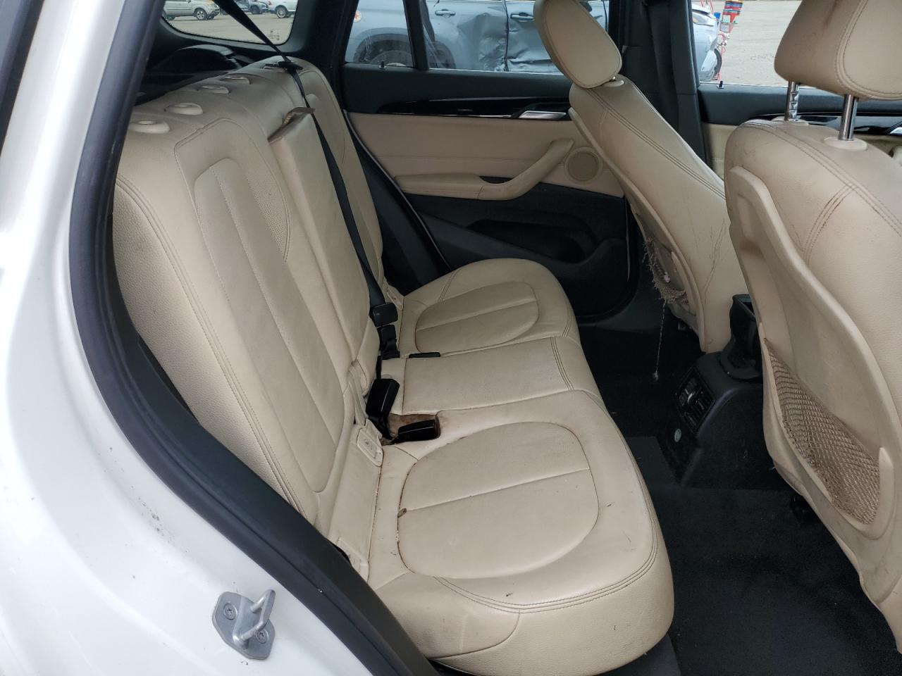 2018 BMW X1 xDrive28I VIN: WBXHT3C38J5F93215 Lot: 61880035