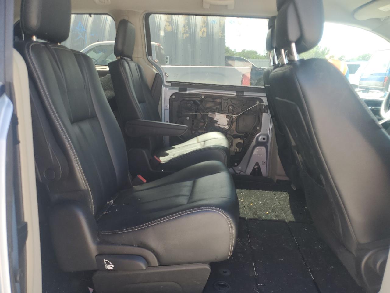 2016 Chrysler Town & Country Touring VIN: 2C4RC1BG3GR232820 Lot: 62772935